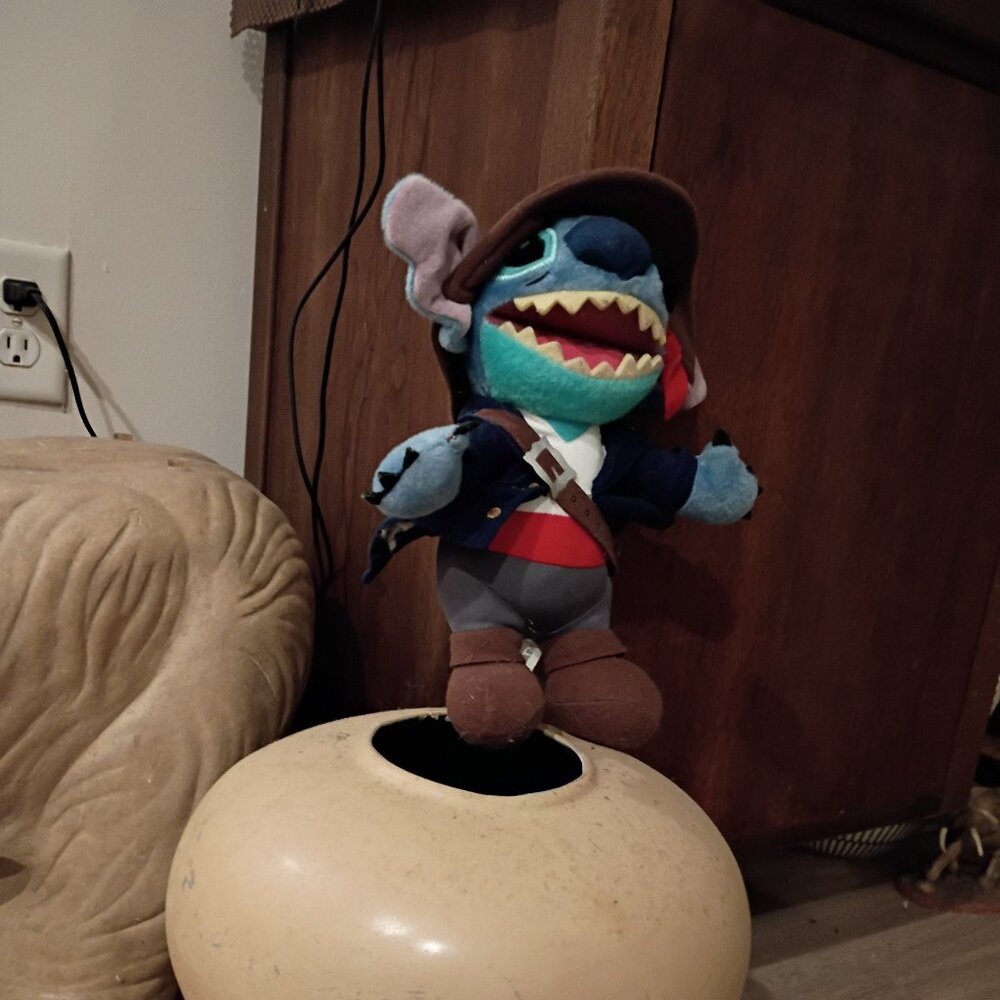 Disney Stitch Pirates of the Caribbean Disney Parks  rare NWT